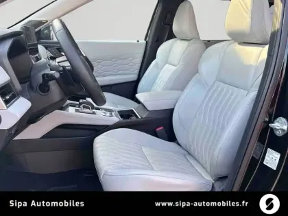 Photo 11 Mitsubishi Outlander  2.4 MIVEC PHEV 306 4WD