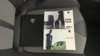 Photo 15 Peugeot 3008  Hybrid 136 e-DCS6 Allure Pack