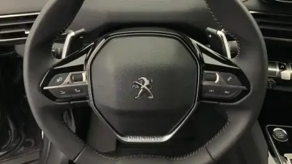 Photo 19 Peugeot 3008  Hybrid 136 e-DCS6 Allure Pack