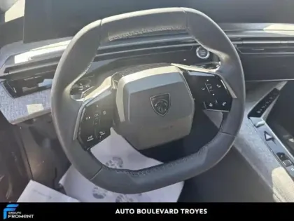 Photo 8 Peugeot 3008  1.2 Hybrid 136ch Allure e-DCS6