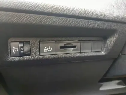 Photo 93 Peugeot 308  Electrique 54 kWh 156ch