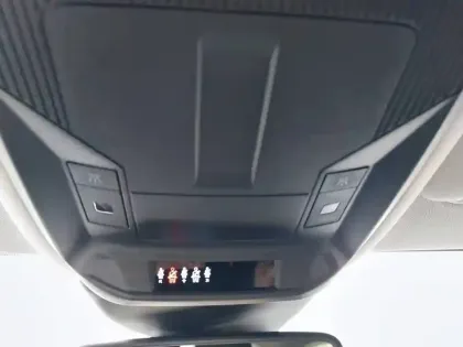 Photo 101 Peugeot 308  Electrique 54 kWh 156ch