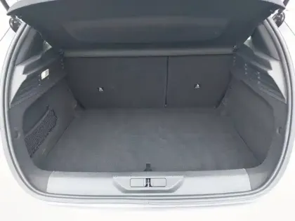 Photo 48 Peugeot 308  Electrique 54 kWh 156ch