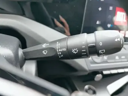 Photo 91 Peugeot 308  Electrique 54 kWh 156ch