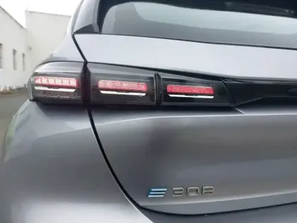 Photo 59 Peugeot 308  Electrique 54 kWh 156ch