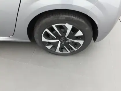 Photo 12 Peugeot 208  Hybrid 100 e-DCS6