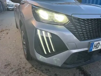 Photo 35 Peugeot 2008  Hybrid 145 e-DCS6