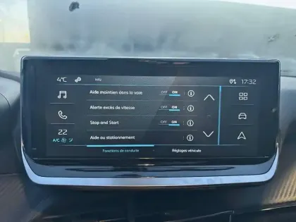 Photo 38 Peugeot 2008  Hybrid 145 e-DCS6