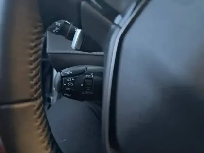 Photo 39 Peugeot 2008  Hybrid 145 e-DCS6