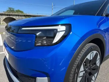 Photo 14 Ford Explorer  AWD Extended Range 79 kWh 340 ch