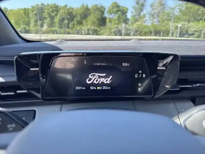 Photo 21 Ford Explorer  AWD Extended Range 79 kWh 340 ch