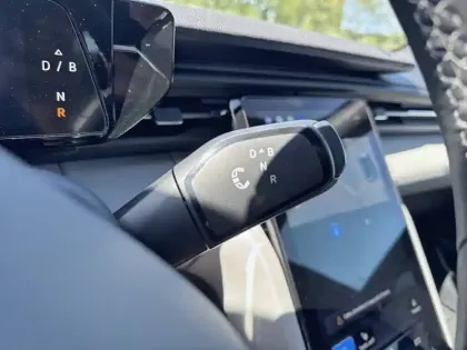 Photo 26 Ford Explorer  AWD Extended Range 79 kWh 340 ch