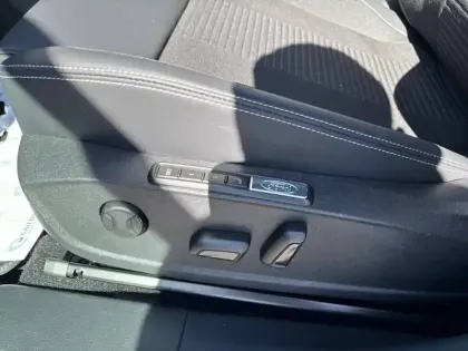 Photo 16 Ford Explorer  AWD Extended Range 79 kWh 340 ch