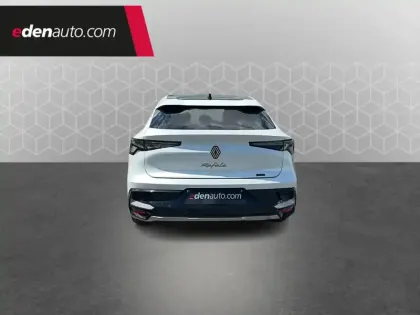 Photo 16 Renault Rafale  E-Tech full hybrid 200