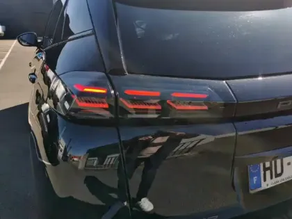 Photo 39 Peugeot 2008  Hybrid 145 e-DCS6