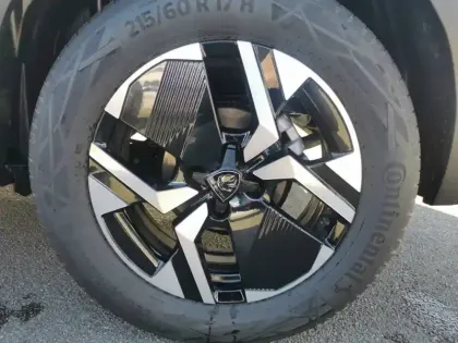 Photo 35 Peugeot 2008  Hybrid 145 e-DCS6