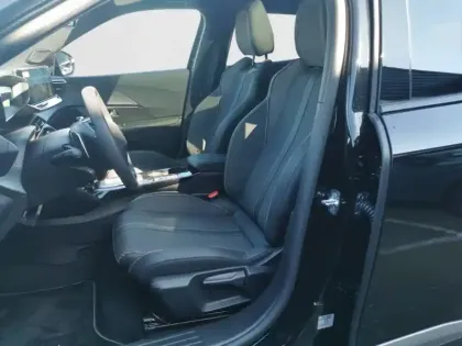 Photo 33 Peugeot 2008  Hybrid 145 e-DCS6