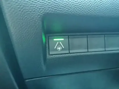 Photo 40 Peugeot 2008  Hybrid 145 e-DCS6