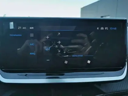 Photo 43 Peugeot 2008  Hybrid 145 e-DCS6