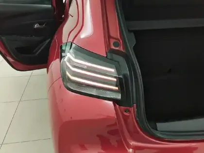 Photo 16 Peugeot 208  Hybrid 100 e-DCS6