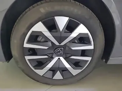 Photo 12 Peugeot 208  Hybrid 100 e-DCS6