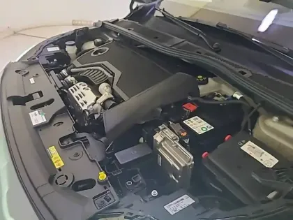 Photo 14 Peugeot 208  Hybrid 100 e-DCS6