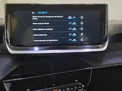 Photo 21 Peugeot 208  Hybrid 100 e-DCS6