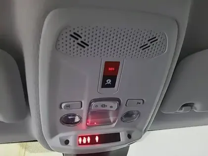 Photo 23 Peugeot 208  Hybrid 100 e-DCS6