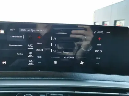 Photo 42 Peugeot 5008  Hybrid 145 e-DCS6