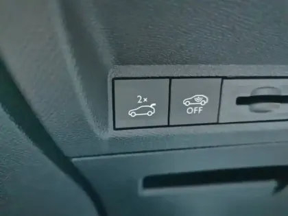 Photo 41 Peugeot 5008  Hybrid 145 e-DCS6