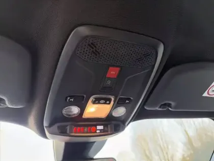 Photo 37 Peugeot 2008  Hybrid 145 e-DCS6