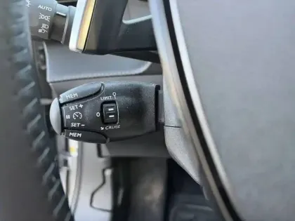 Photo 38 Peugeot 2008  Hybrid 145 e-DCS6