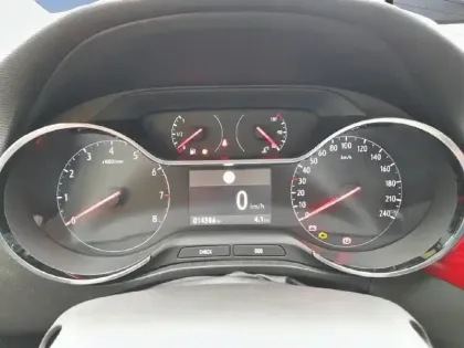 Photo 20 Opel Crossland  1.2 Turbo 130 ch BVA6 GS