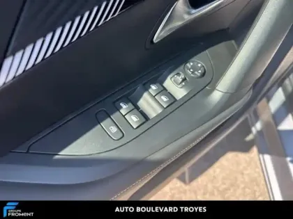 Photo 13 Peugeot 2008  1.2 PureTech 130ch S&S Allure EAT8