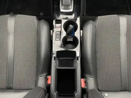 Photo 26 Peugeot 2008 Gén. II Ph1 NG GT 5