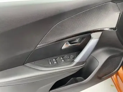 Photo 28 Peugeot 2008  PureTech 130 S&S EAT8