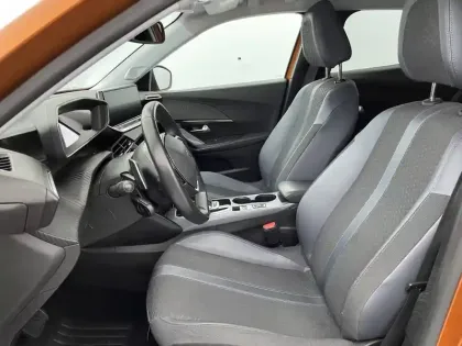 Photo 13 Peugeot 2008  PureTech 130 S&S EAT8