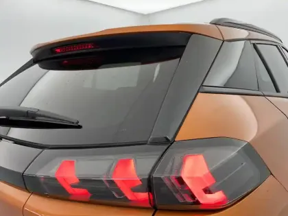 Photo 24 Peugeot 2008  PureTech 130 S&S EAT8