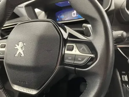 Photo 30 Peugeot 2008  PureTech 130 S&S EAT8