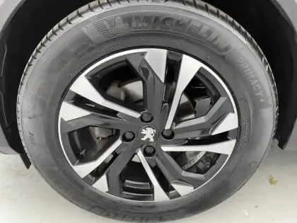 Photo 16 Peugeot 2008  PureTech 130 S&S EAT8