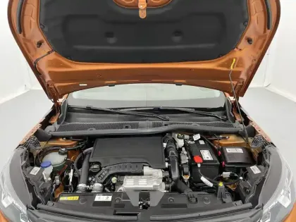 Photo 88 Peugeot 2008  PureTech 130 S&S EAT8