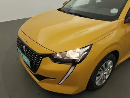 Photo 39 Peugeot 208  BlueHDi 100 S&S BVM6