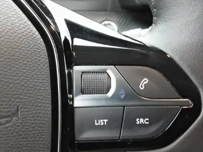 Photo 44 Peugeot 208  BlueHDi 100 S&S BVM6