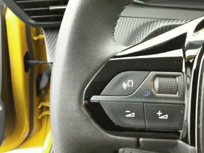 Photo 19 Peugeot 208  BlueHDi 100 S&S BVM6