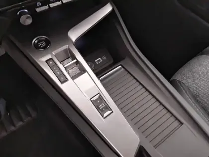 Photo 33 Peugeot 408  PHEV 180 e-EAT8
