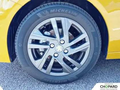 Photo 21 Peugeot 208  PureTech 75 S&S BVM5