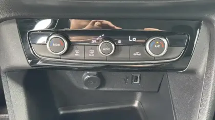 Photo 18 Opel Corsa  Electrique 136 ch & Batterie 50 kw/h Elegance