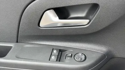 Photo 16 Opel Corsa  Electrique 136 ch & Batterie 50 kw/h Elegance