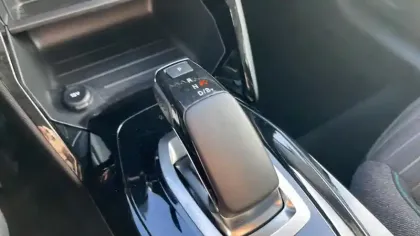 Photo 13 Peugeot 208  Electrique 50 kWh 136ch Style