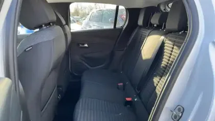 Photo 12 Peugeot 208  Electrique 50 kWh 136ch Style